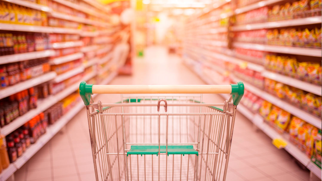 Mãe desenvolve carrinho de supermercado para pessoas com necessidades especiais