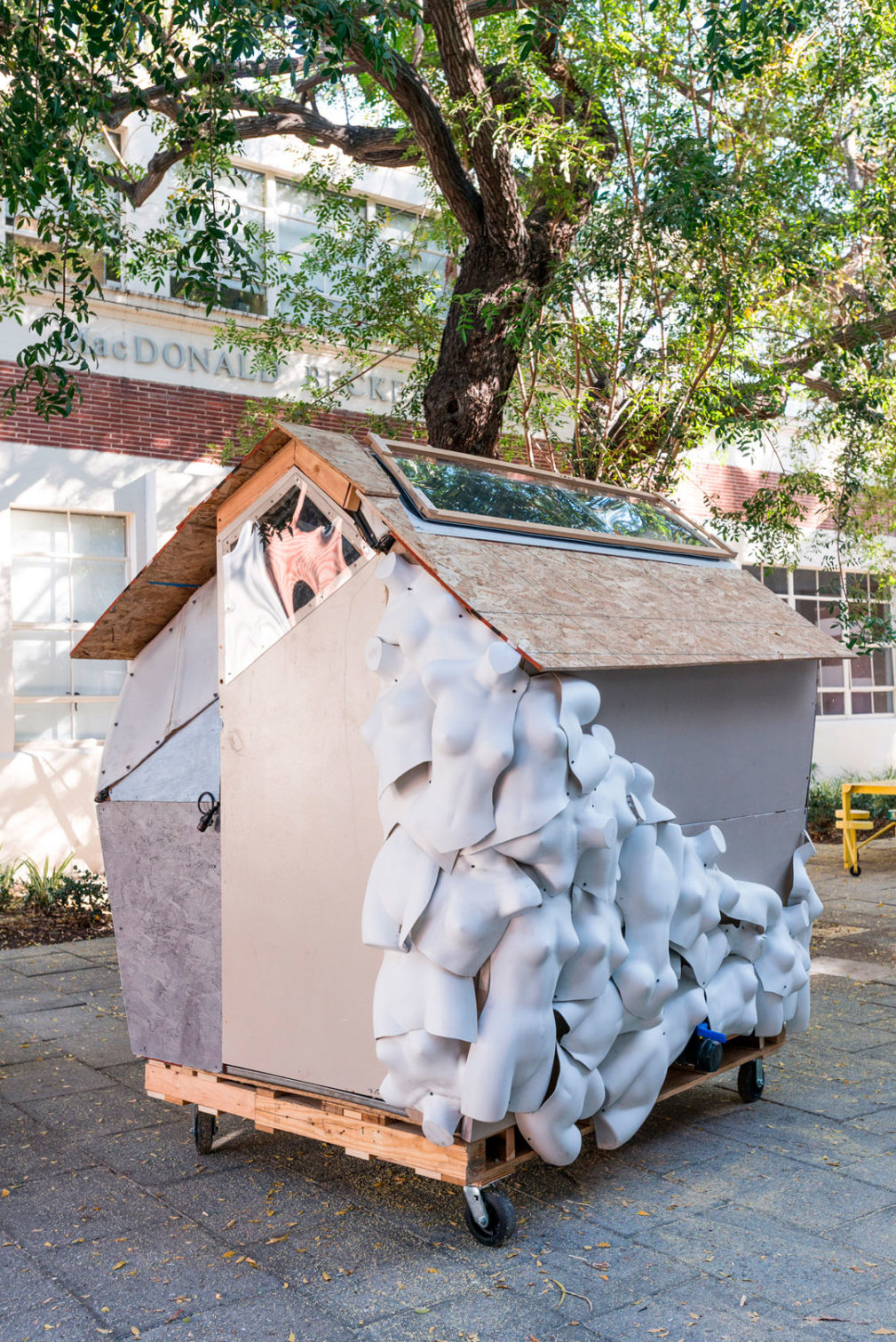 Estudantes de arquitetura desenvolvem abrigos para moradores de rua ...