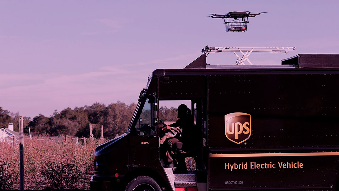 O futuro das entregas: A UPS e suas frotas vans elétricas e drones