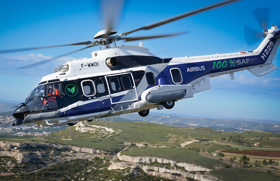 Helicóptero faz voo com combustível de aviação 100% sustentável