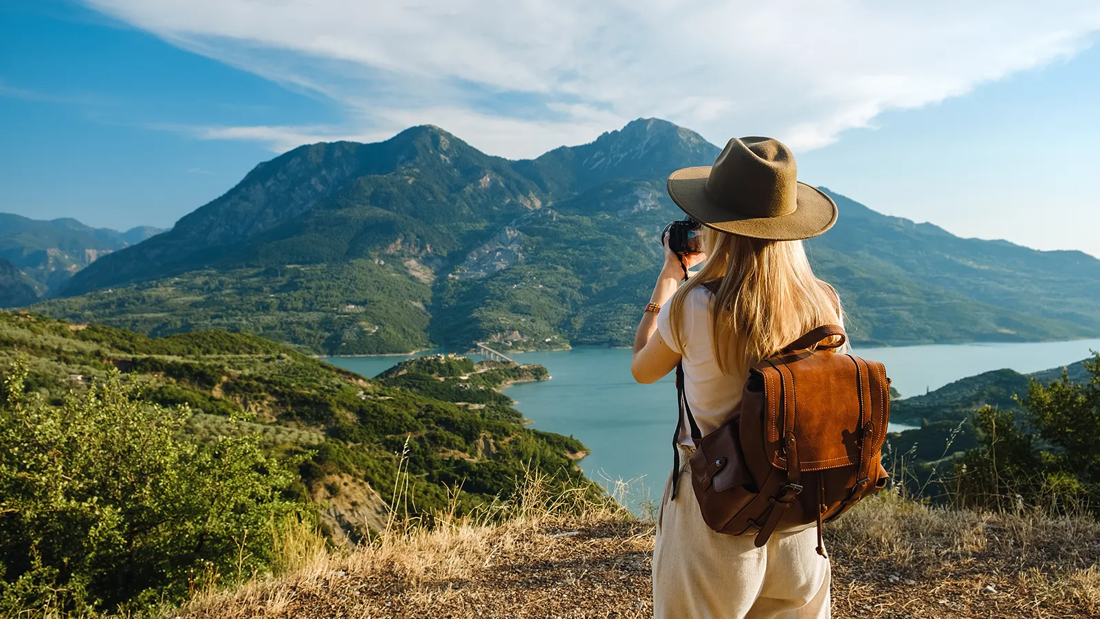 O que é “overtourism” e como viajar sem causar estragos