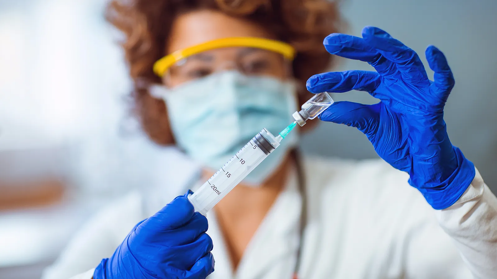 Plásticos na saúde: indispensáveis, mas problemáticos