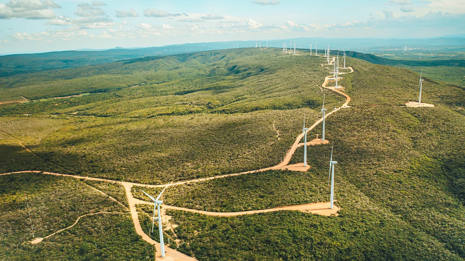 Brasil bate recorde de geração eólica e solar com 34% da eletricidade em agosto