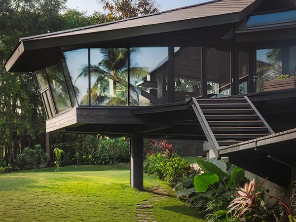 Esta casa pode revolucionar a construção indiana com madeira engenheirada